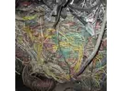 上海青浦区电子垃圾交投中心年报废量狂飙上亿图3