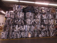 宝山区废生铝回收上门拉货并配带工人图3