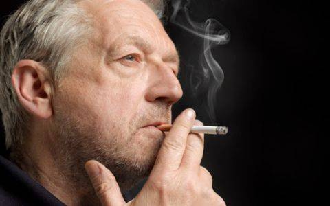 吸二手烟 吸毒 二手烟可怕